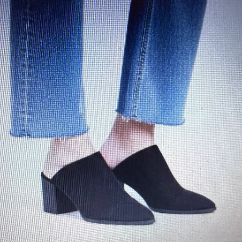 American Eagle Black Suede Mules - Sz 7